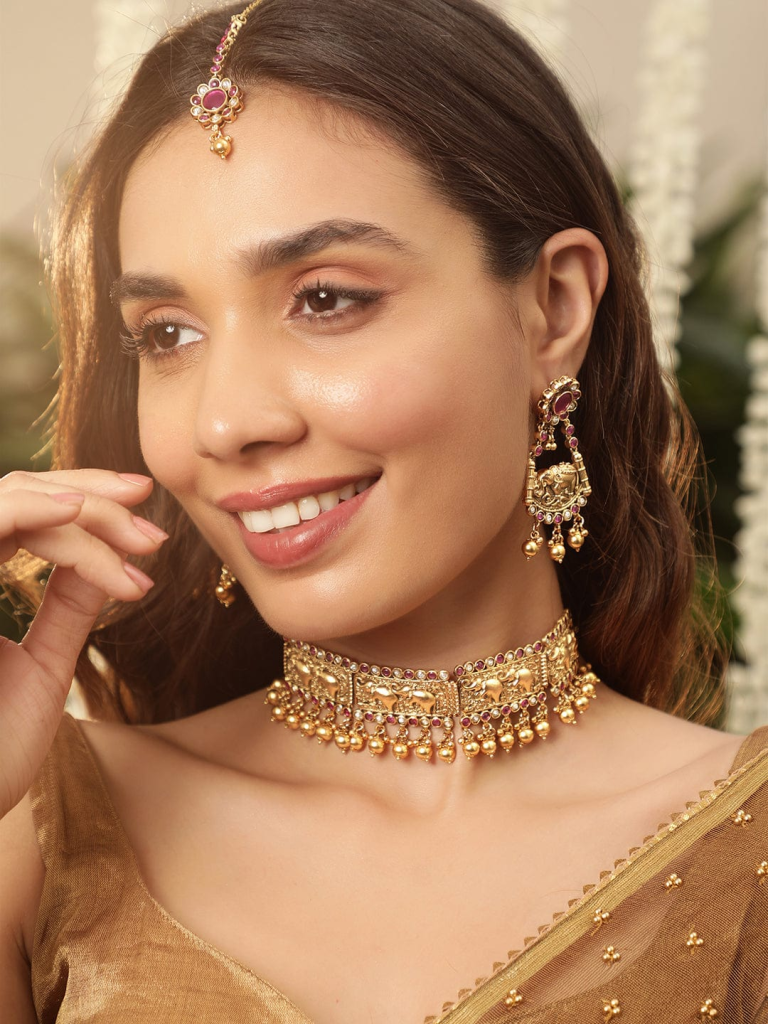 trendy choker-style gold necklace 